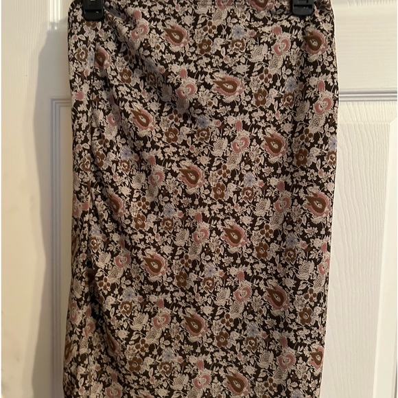 Skirt - Picture 1 of 4